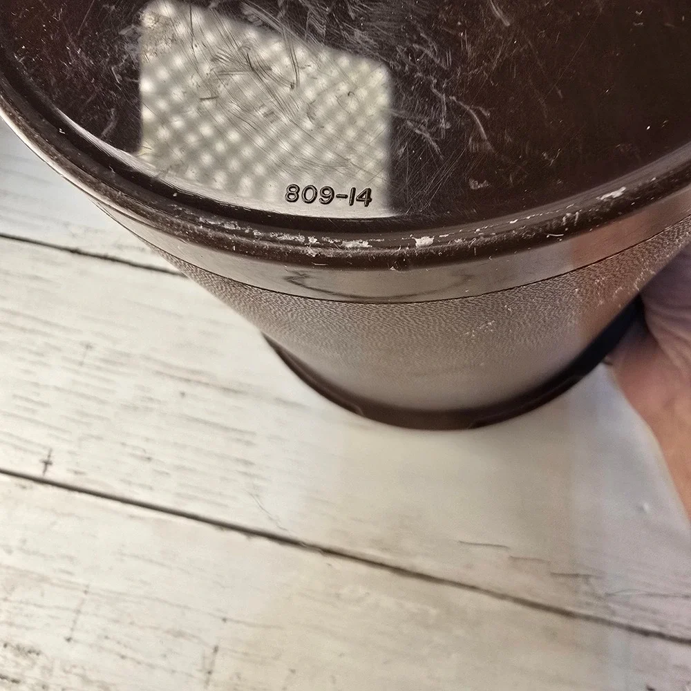 Vintage Tupperware Servalier Brown Canister Sunburst Lid Leaf 809-14 USA Made
